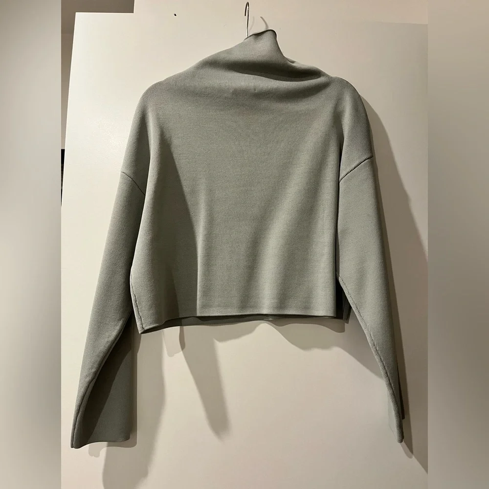 AJE Psychedelia turtleneck crepe logo crop - Picture 3 of 5